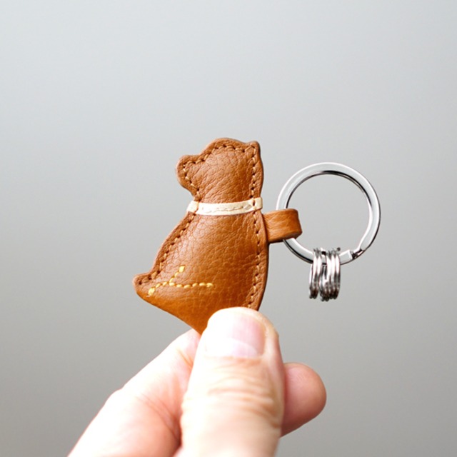 ふっくらした子犬のキーリング ・キャメル×アイボリー