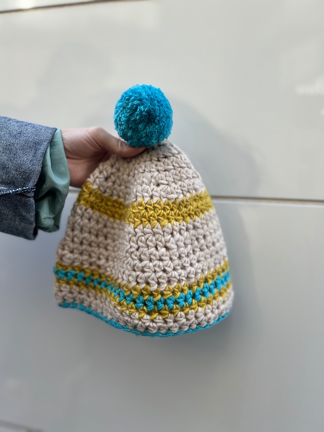 70s -80s handmade ponpon knit hat