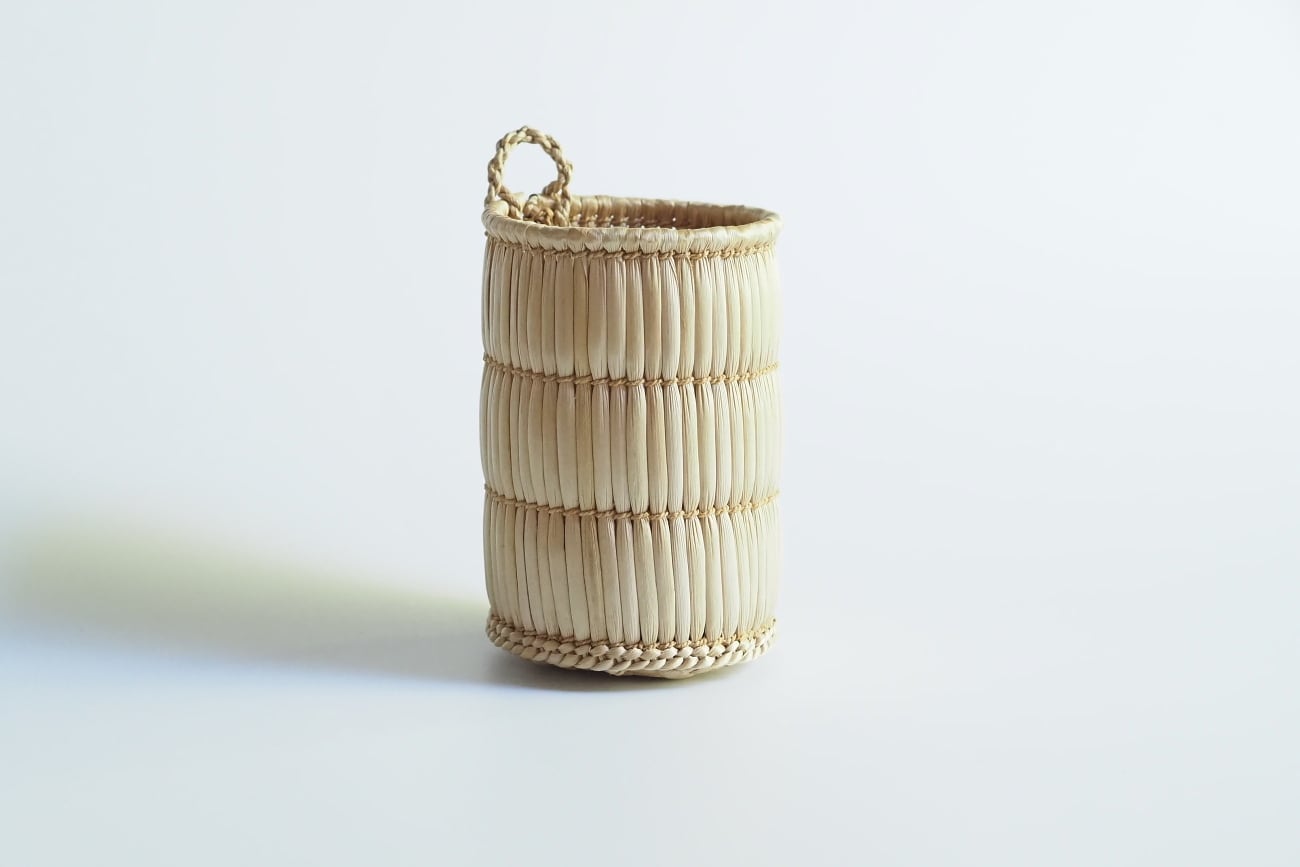 がま細工の花筒 岡山県