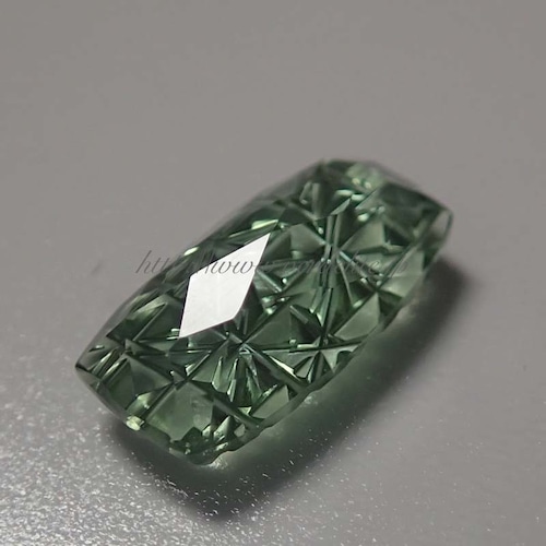 甲州貴石切子・トルマリン　彩　1.99ct