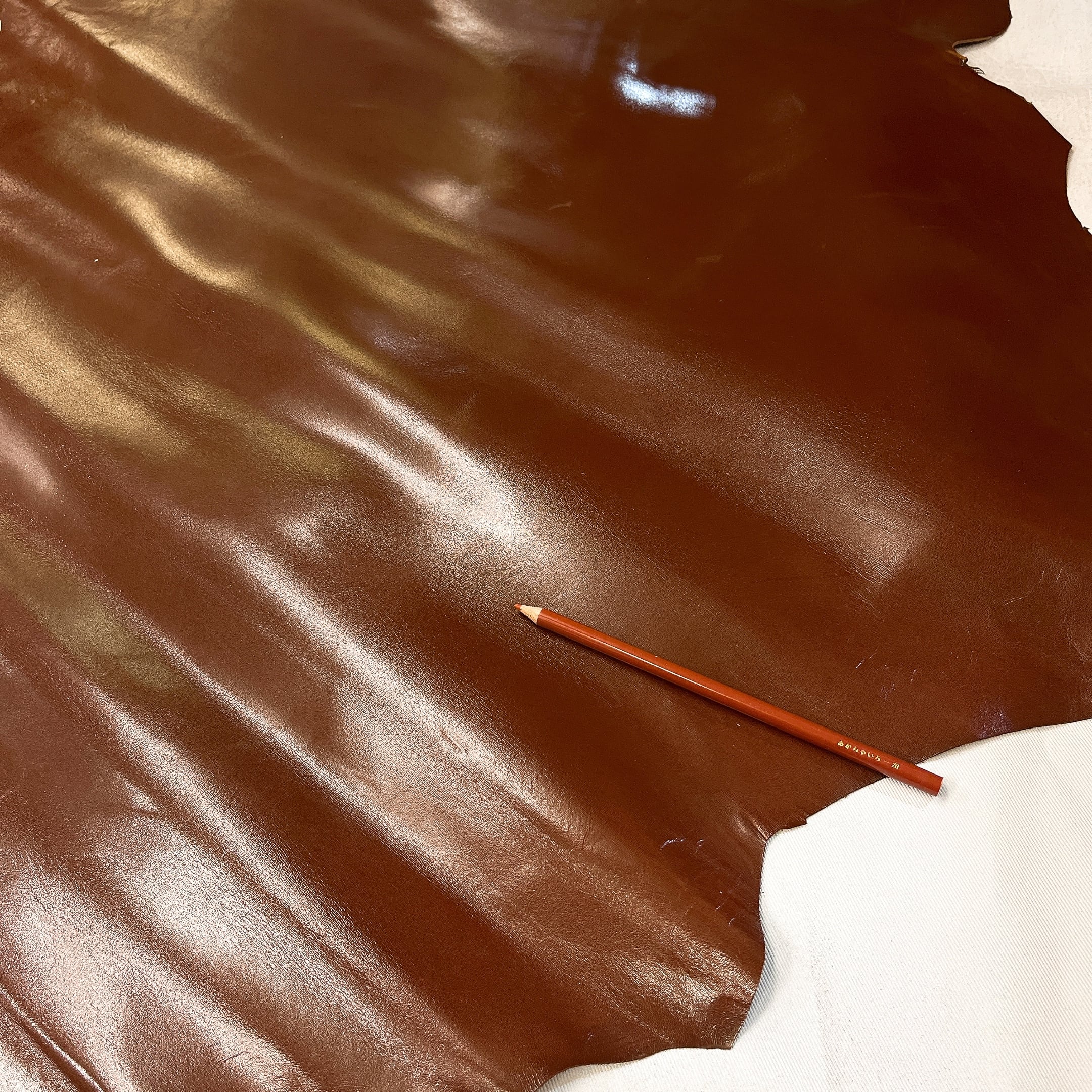 カンガルー革 [40ds以上]【赤茶】0.5〜0.7mm厚 A3P-002 | and leather