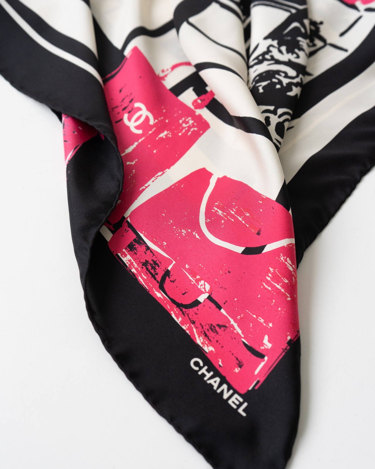 〈CHANEL〉31 Rve Combon Silk Scalf