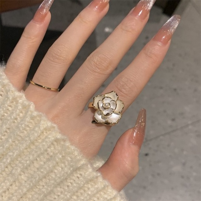 Pearl camellia ring　M3541