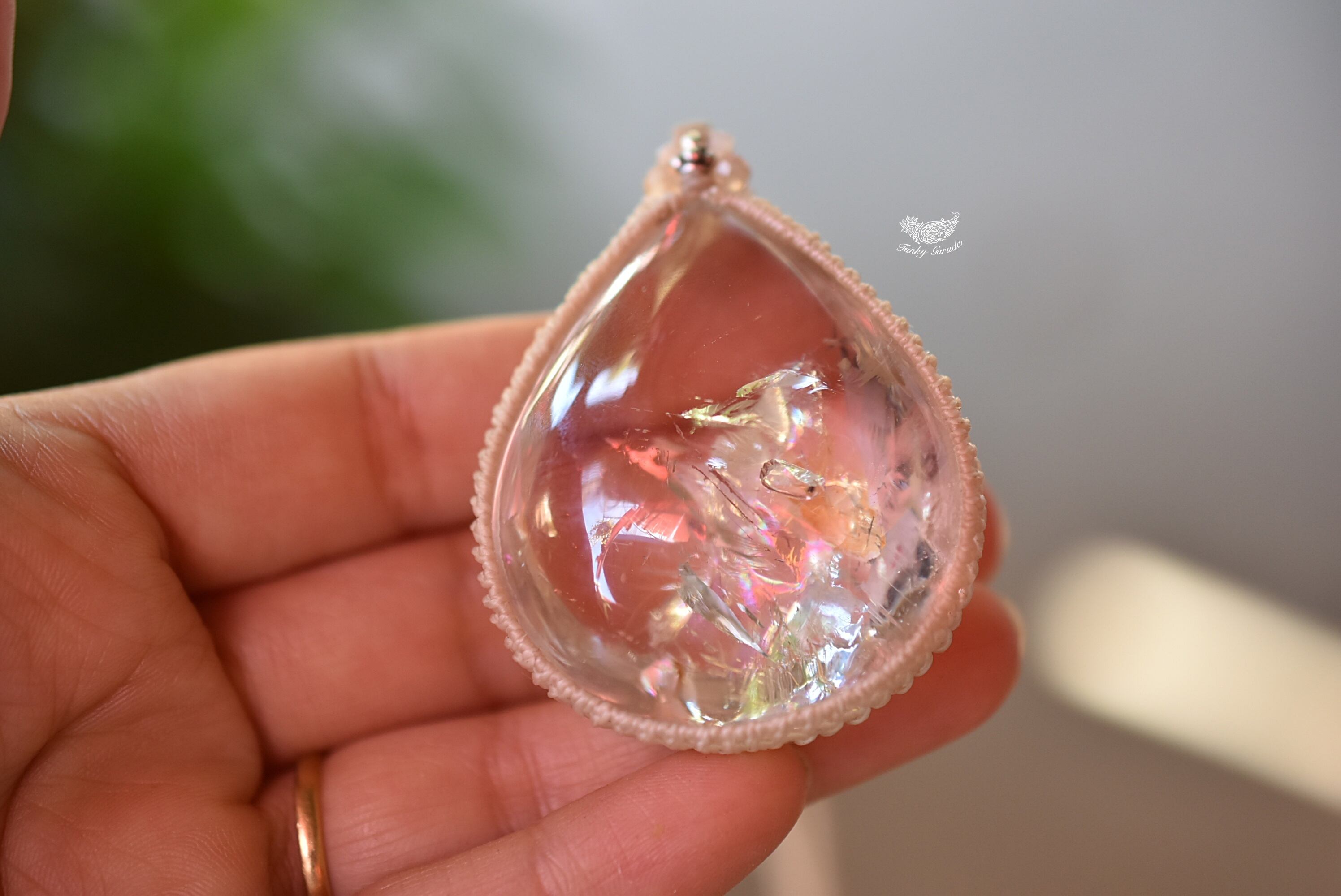 『詩幸虹』大きな虹入りアメトリンとハイクリアーシトリンのマクラメネックレス 詩幸虹』大きな虹入りアメトリンとハイクリアーシトリンの