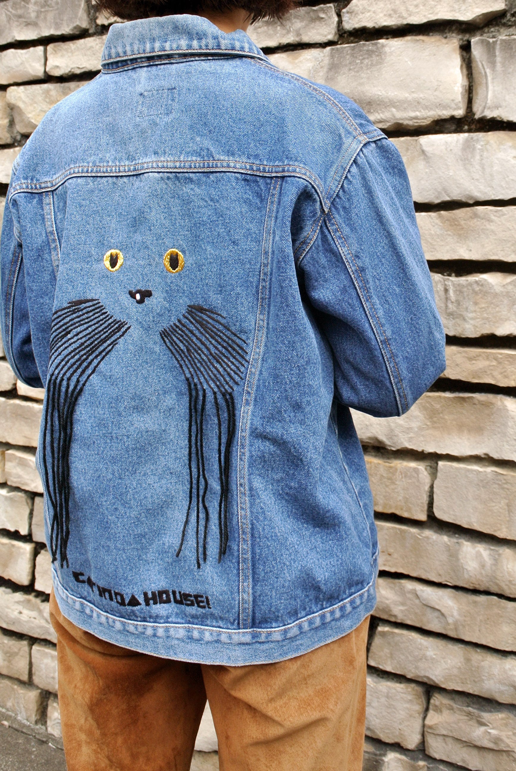 ④青猫エンブロイダリーデニムジャケットd