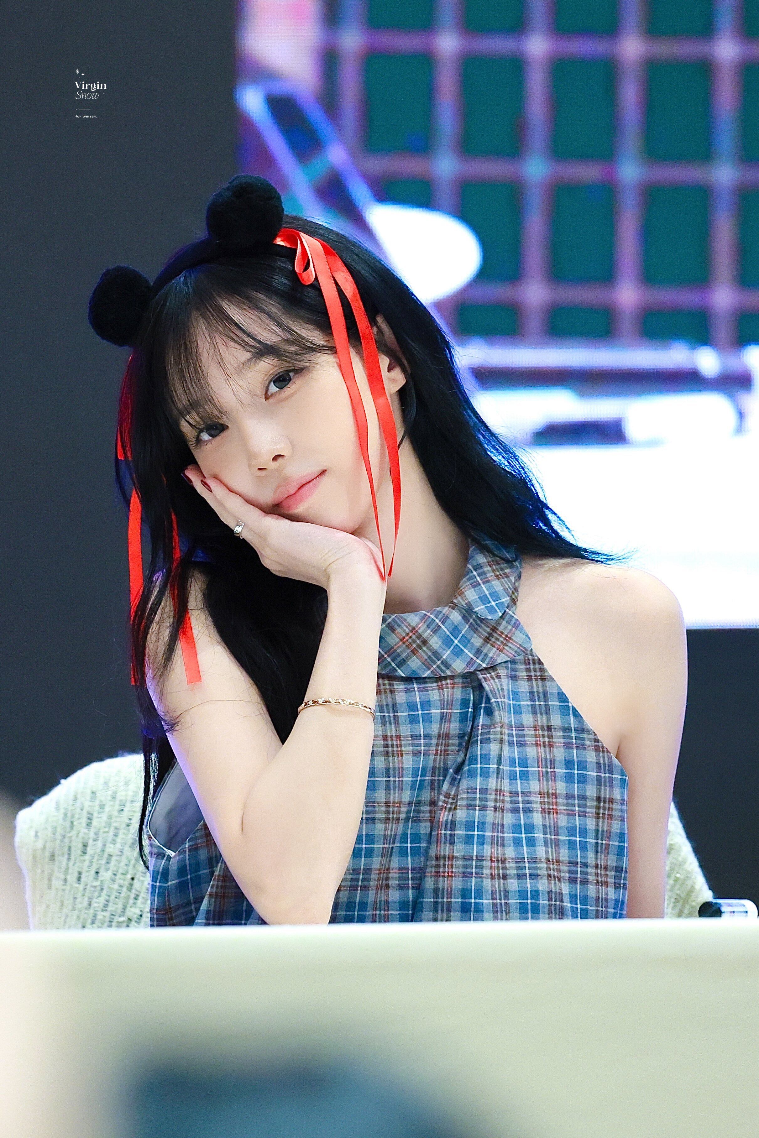 ☆aespa ウィンター 着用！！【OWNSER】Koala Check Halter Top | もごつ