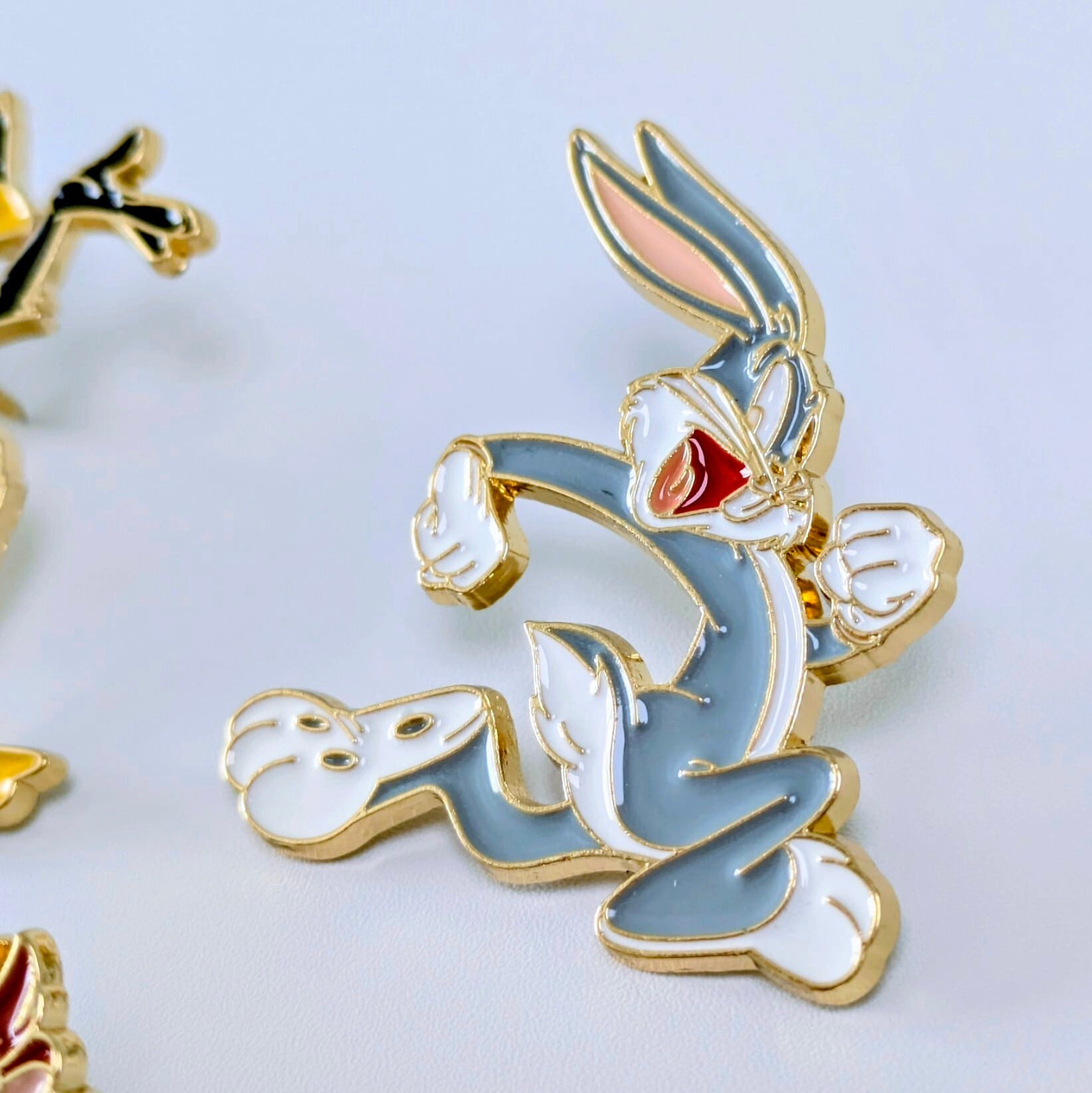 送料無料！ ★ピンズ PINS★ピンバッジ 【 Looney Tunes（ ルーニーテューンズ ) ）】単品 〚アメリカン雑貨 アメトイ〛