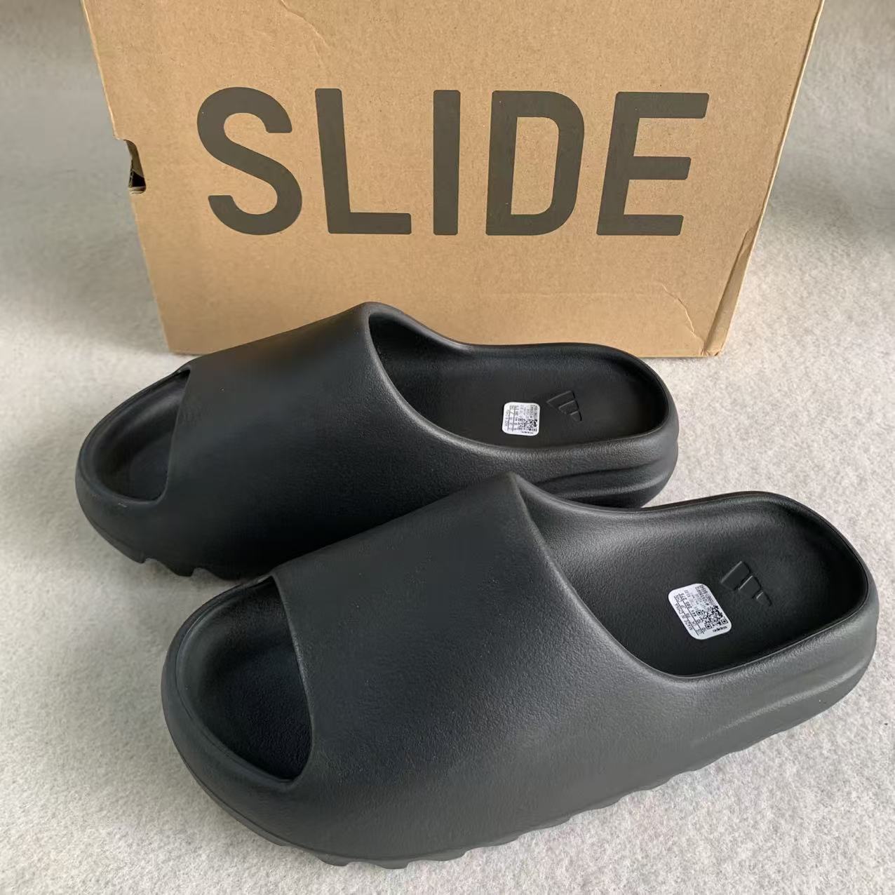 adidas Yeezy Slide “Onyx” ブラックHQ6448 サンダル | I.Te