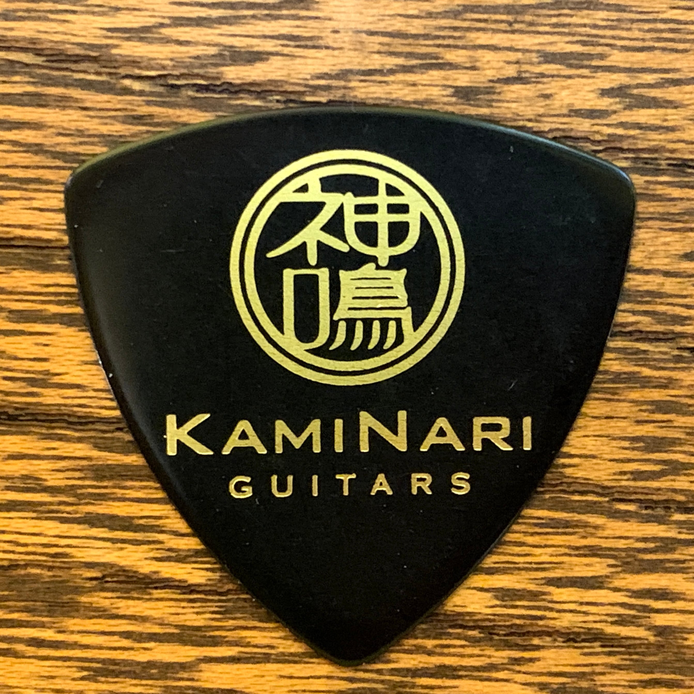 ピック | KAMINARI YOKOHAMA