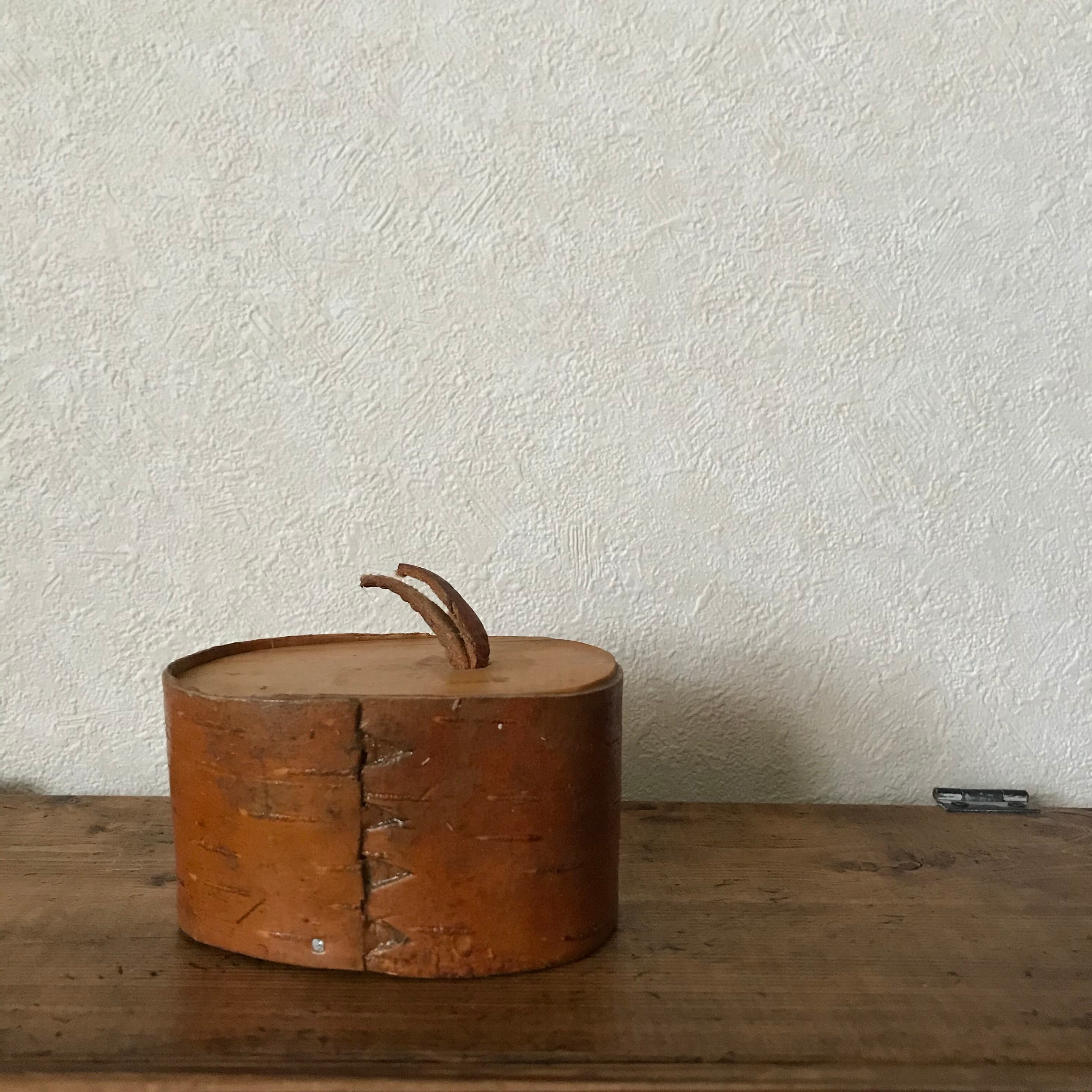 白樺の樹皮のいれもの9