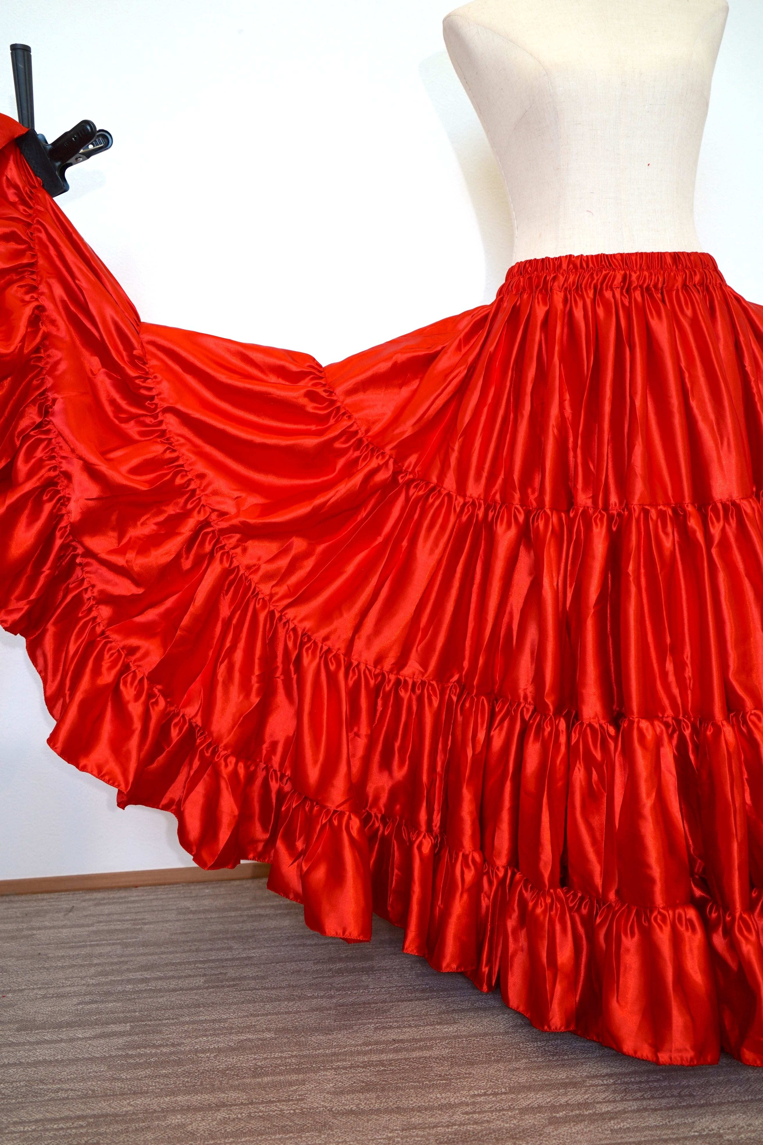 即日発送】25ヤード4段スカート サテンジプシースカート 90cm 25-1012