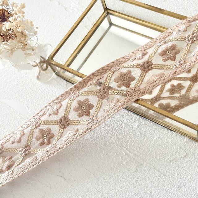 マジックアイリス　[ベージュ]インド刺繍リボン 3574