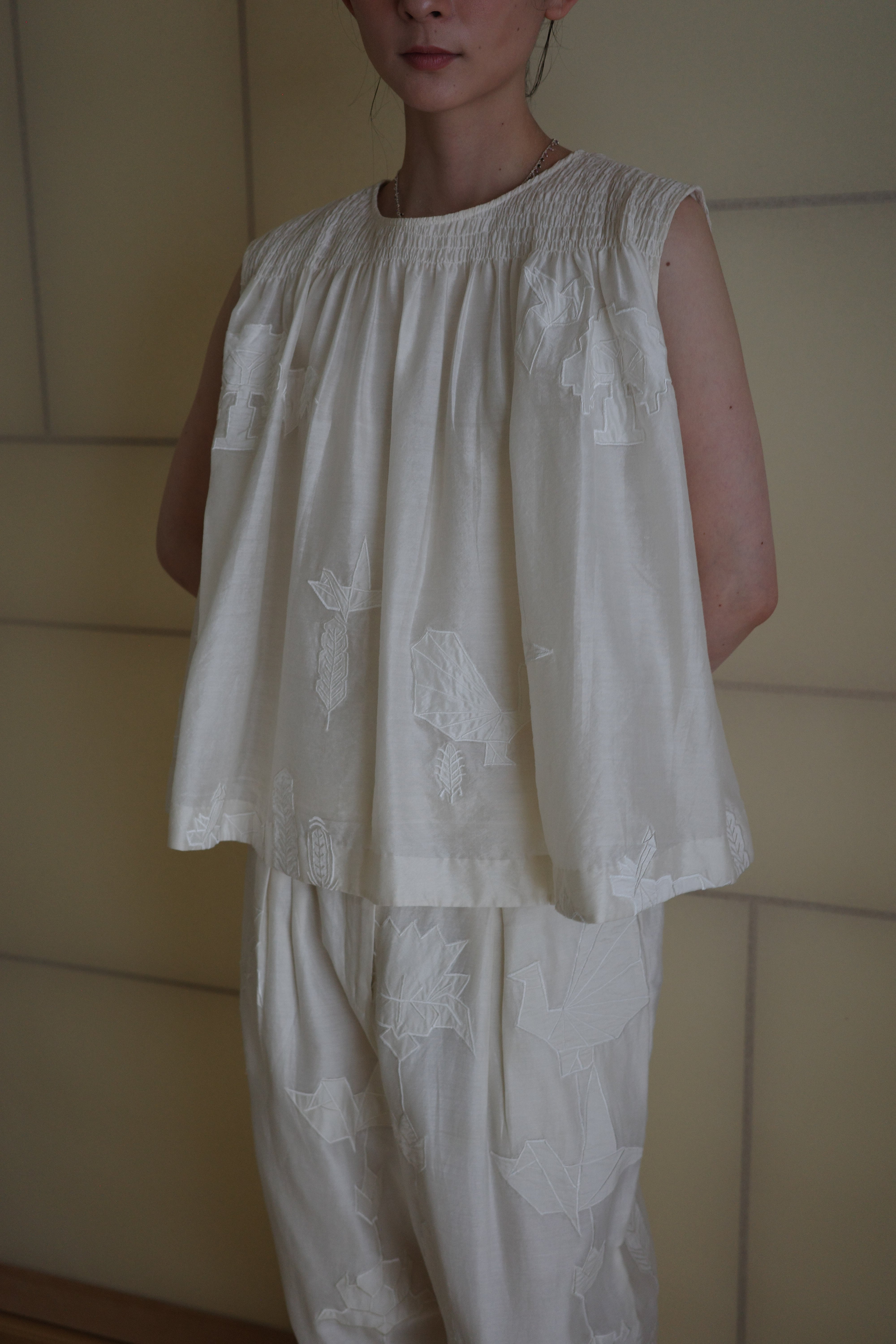 AHMEV HEION RUCHING TOP 023