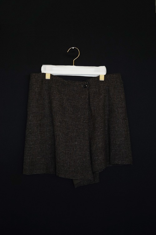 jun mikami - tweed wrap short