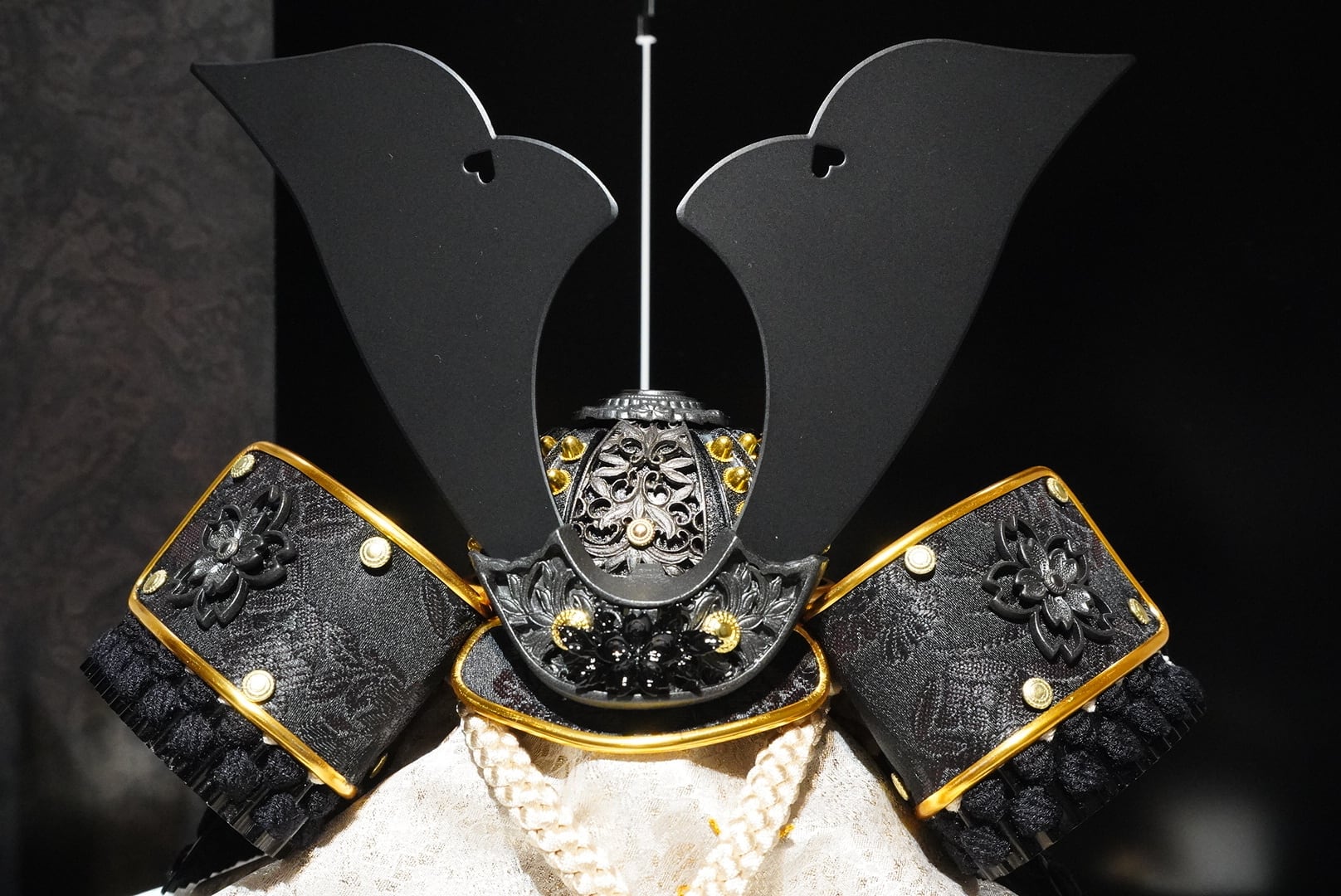 吉徳大光〉御兜飾り〔931〕 | NAGANOYA ONLINESHOP