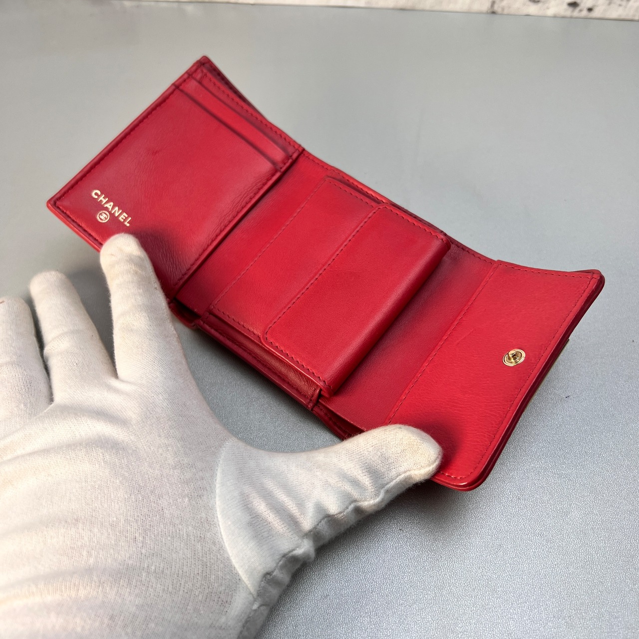 CHANEL シャネル マトラッセ  レザー 三つ折り財布 ピンク A-11943