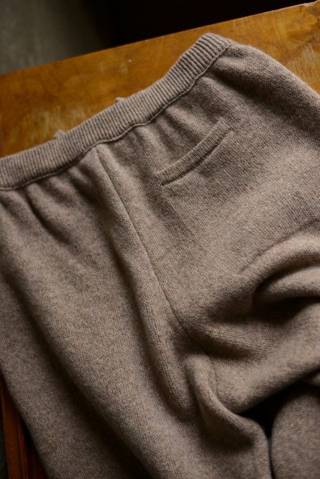 Nikki ESSENTIAL PIECES / Yak felted sweat pants(beige)