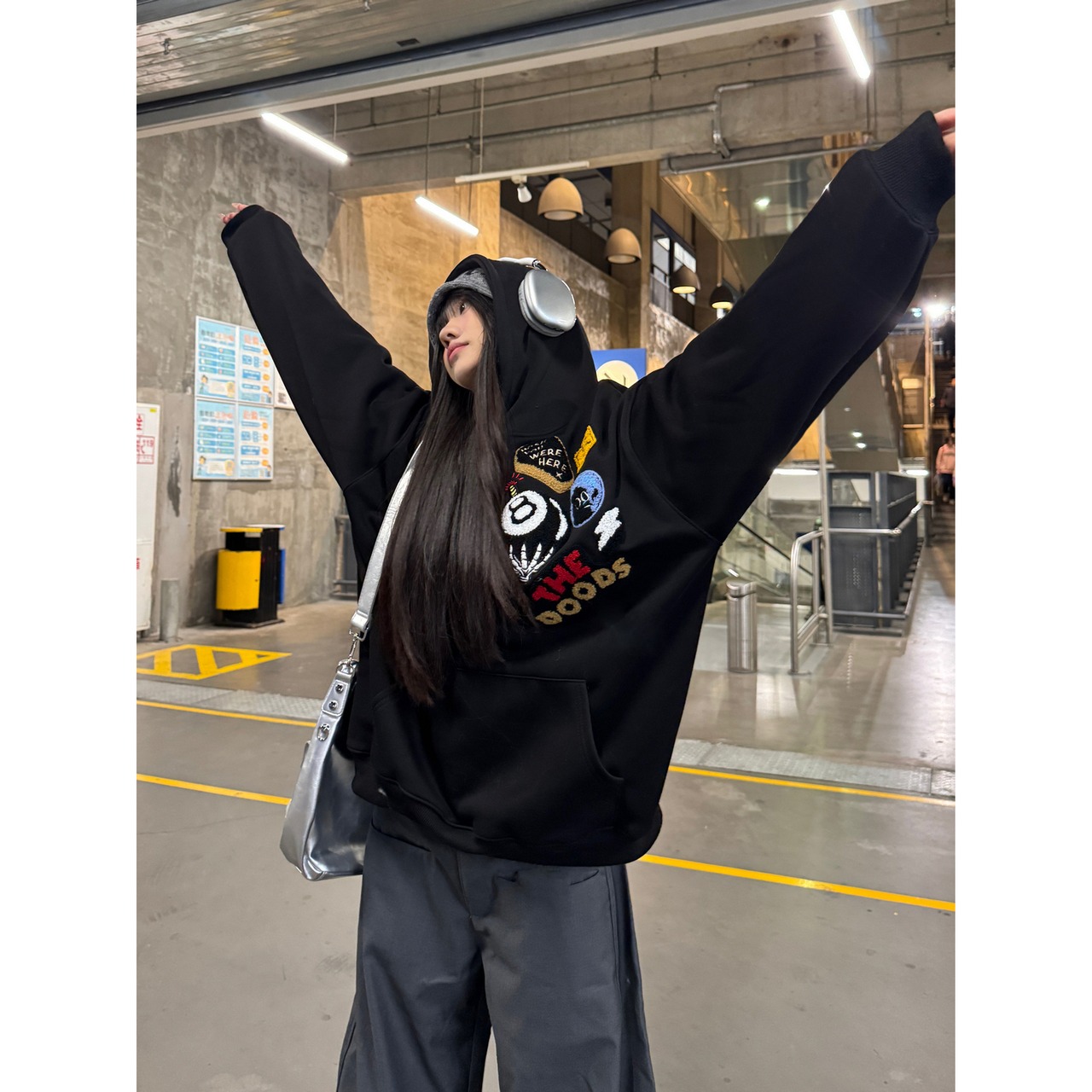 ストリート 裏起毛 ブラック8刺繍 パーカー T1397