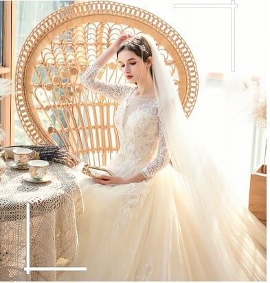 豪華！ ウエディングドレス 3D立体レース刺繍 長袖 ソフトチュール