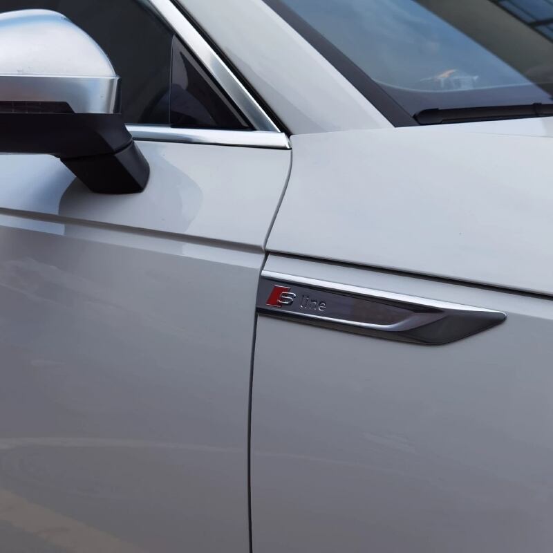 Audi アウディ 純正品 S-line Sライン サイドエンブレム フェンダー