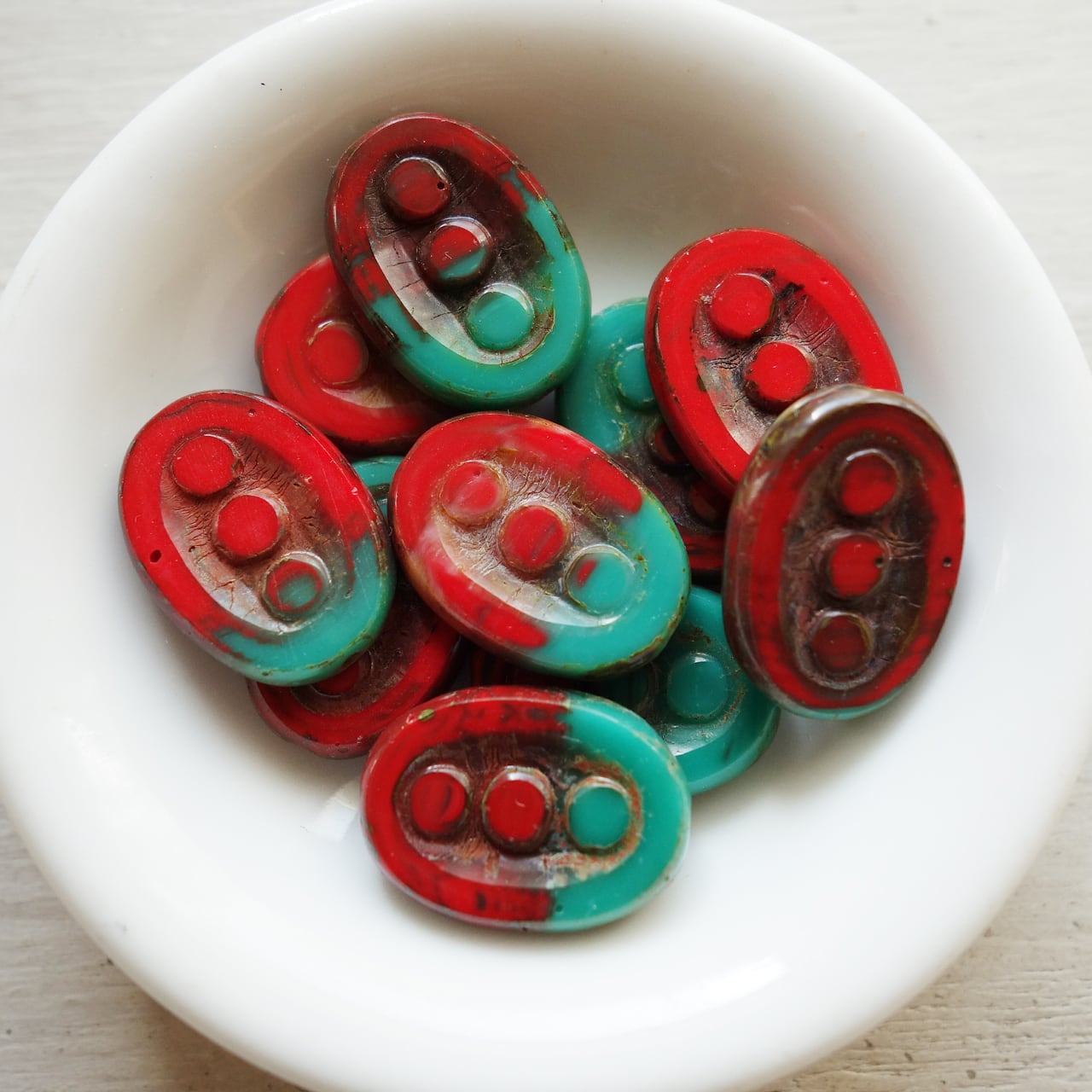 チェコビーズ レッド&ターコイズのオーバル ガラスビーズ 13×17mm (4個
