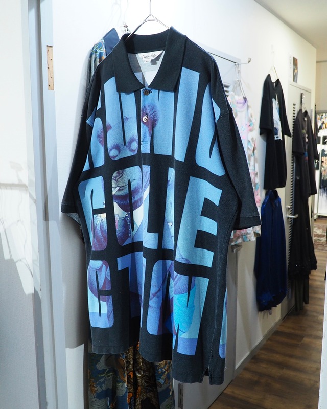 1990s " KUNIO COLLECTION ‐ 抱擁  " Graphic printed vintage SS polo Shirt