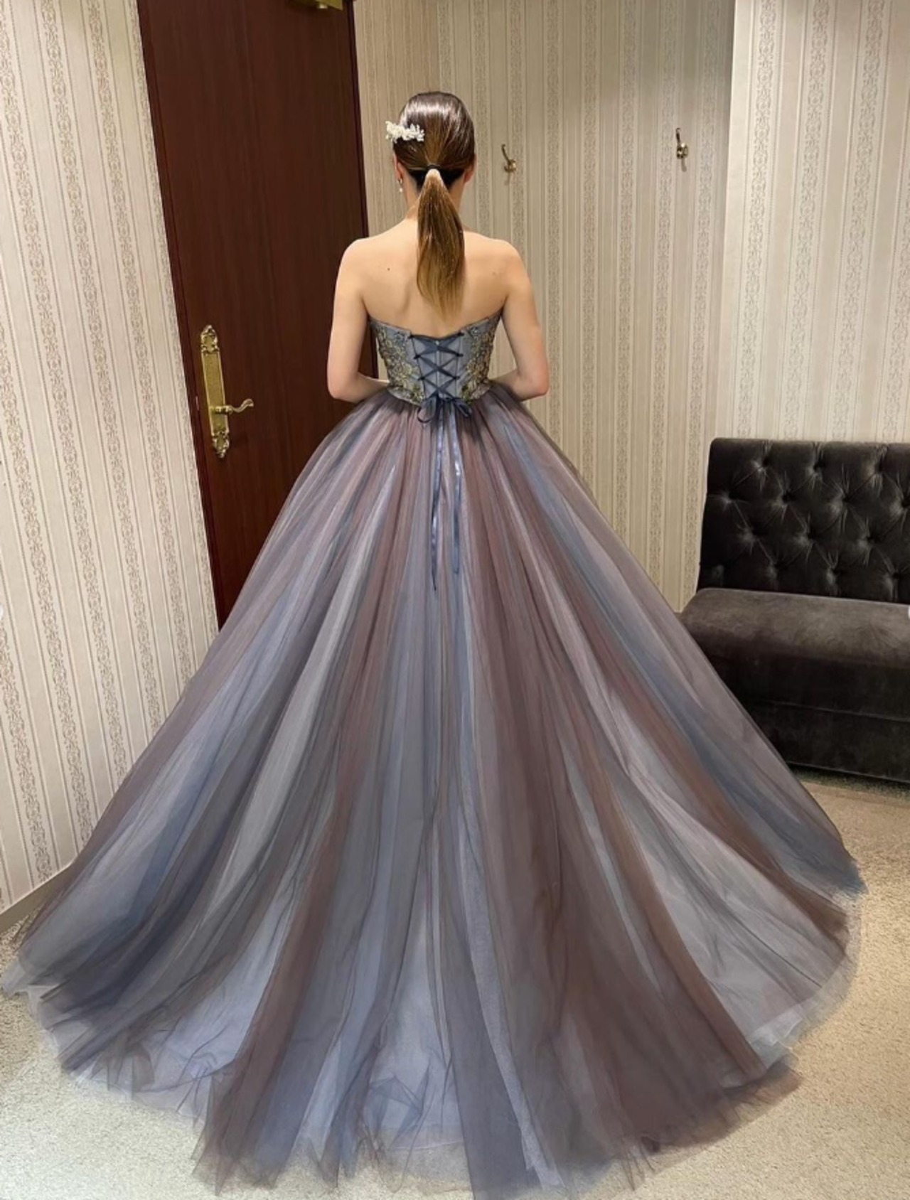 カラードレス ブルーグレー ベルト ベアトップ 編み上げ キラキラ光る  