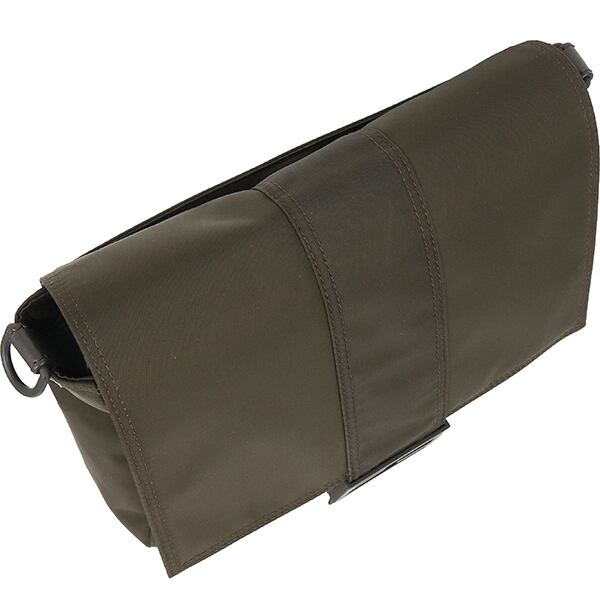 Used FENDI フェンディ バゲット メッセンジャー ミディアム 7VA537