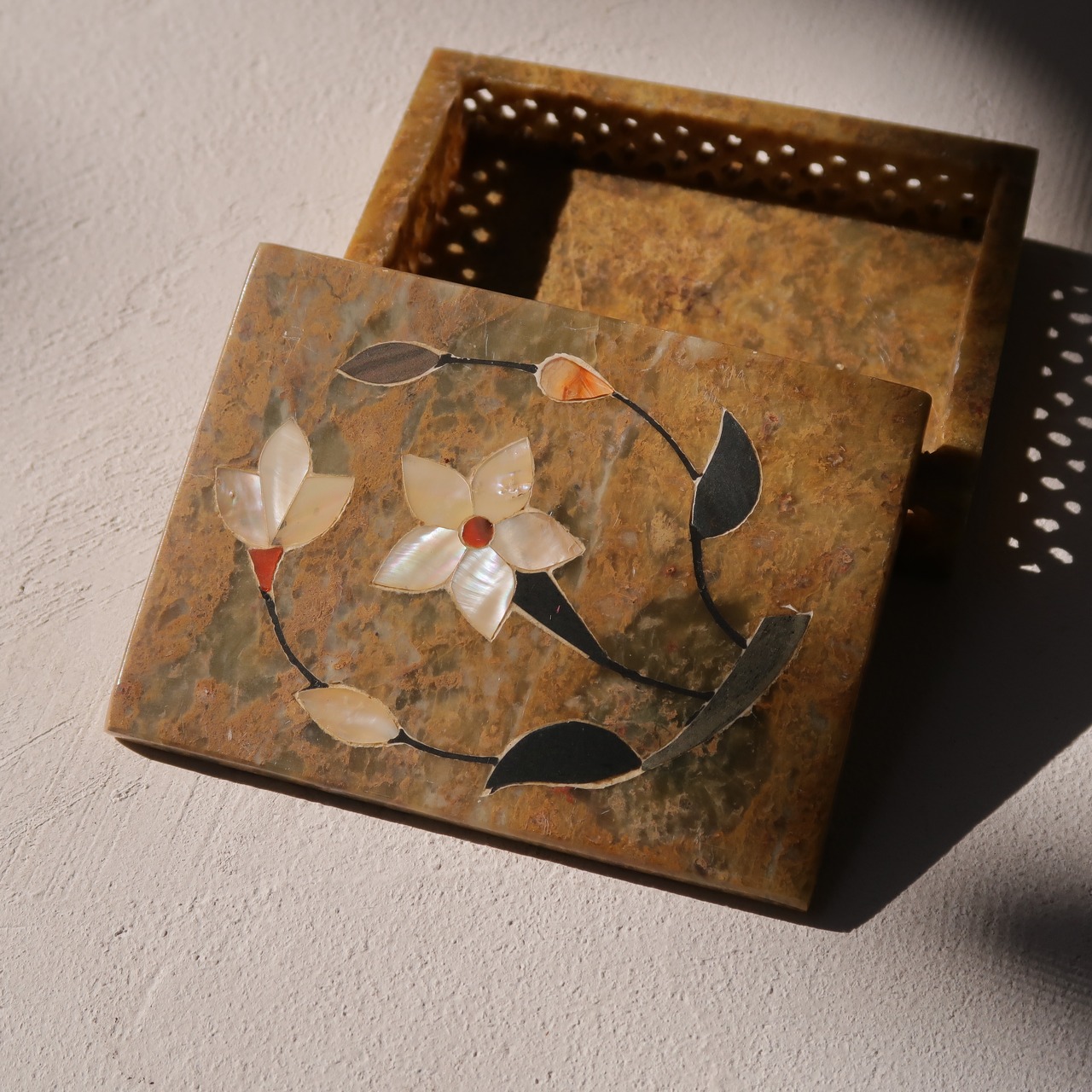 四角いお花のケース