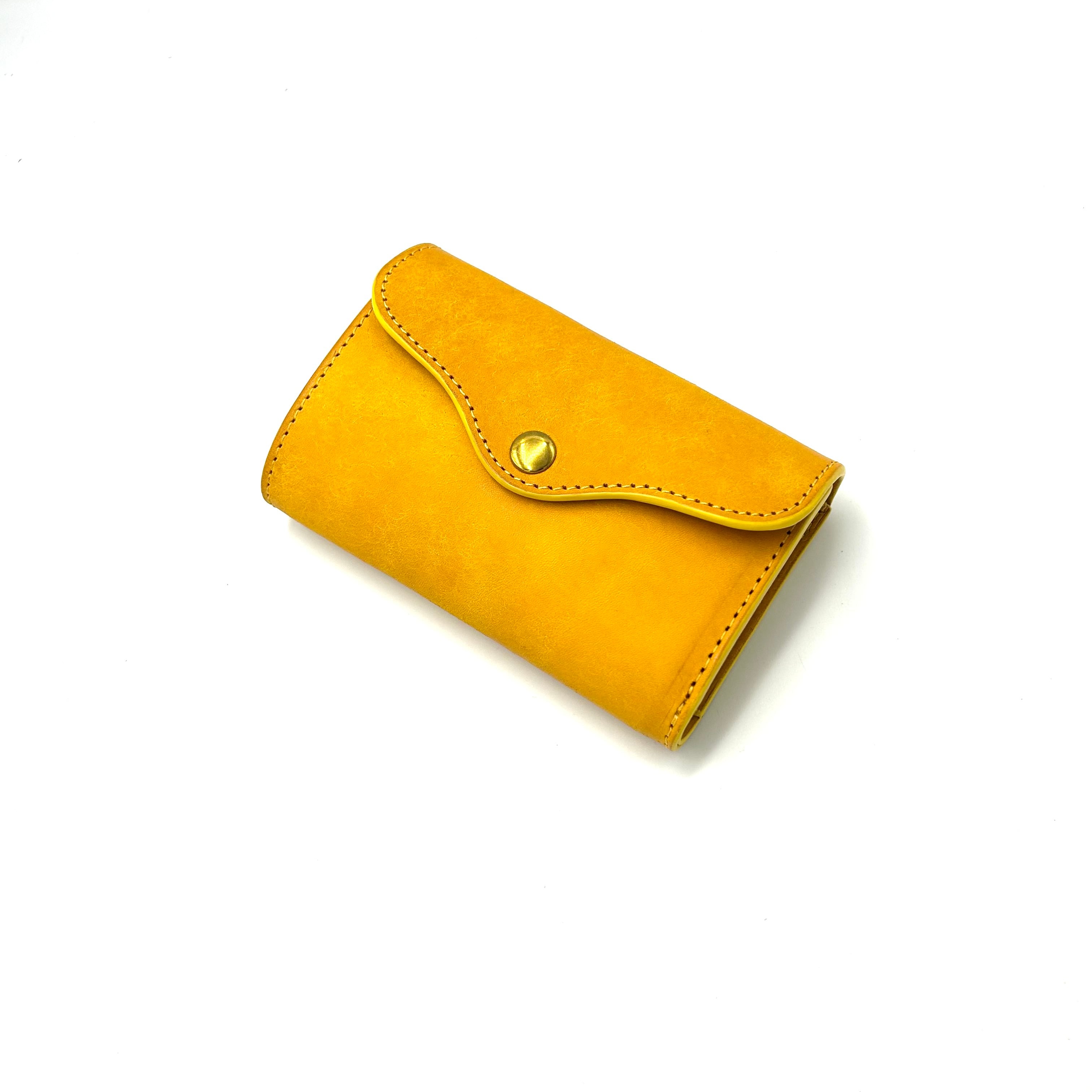 アクセソワ 財布美品  イエロー レザー YONZY 三つ折りハーフ財布 スクラッチレザー イエロー | YONZY