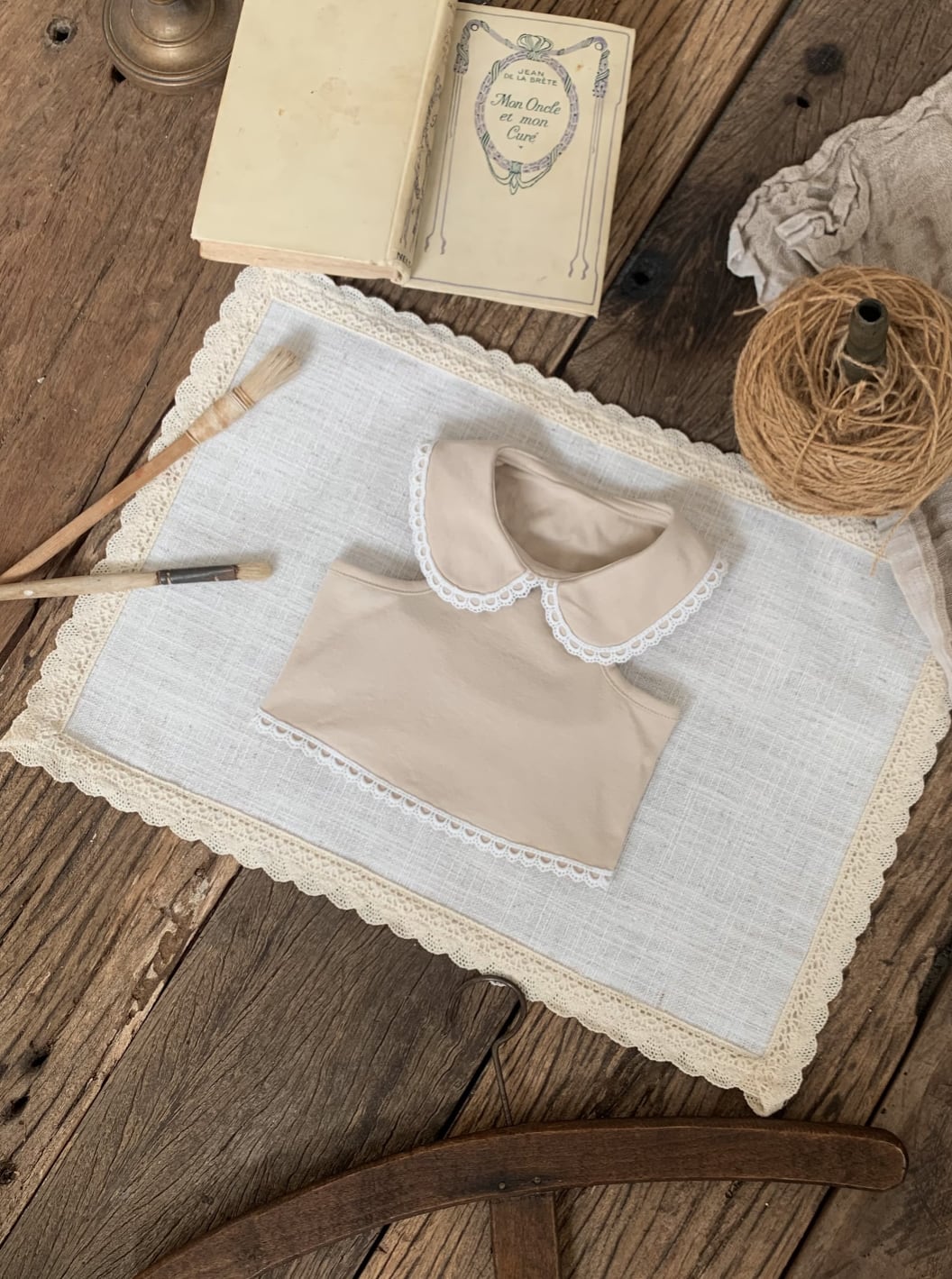 S.M/即納【seenii】Loro Collar Tee (Beige)