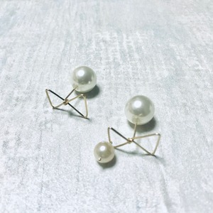 アコヤ貝本真珠付きリボンピアス