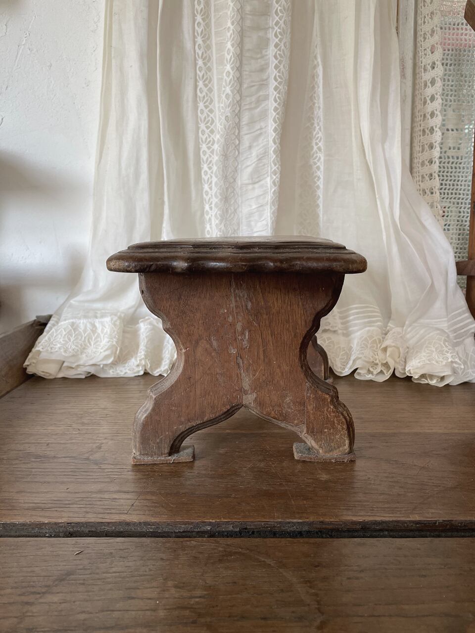 木製スツール 踏み台 花台 | Brocante de La Cocotte （フランス