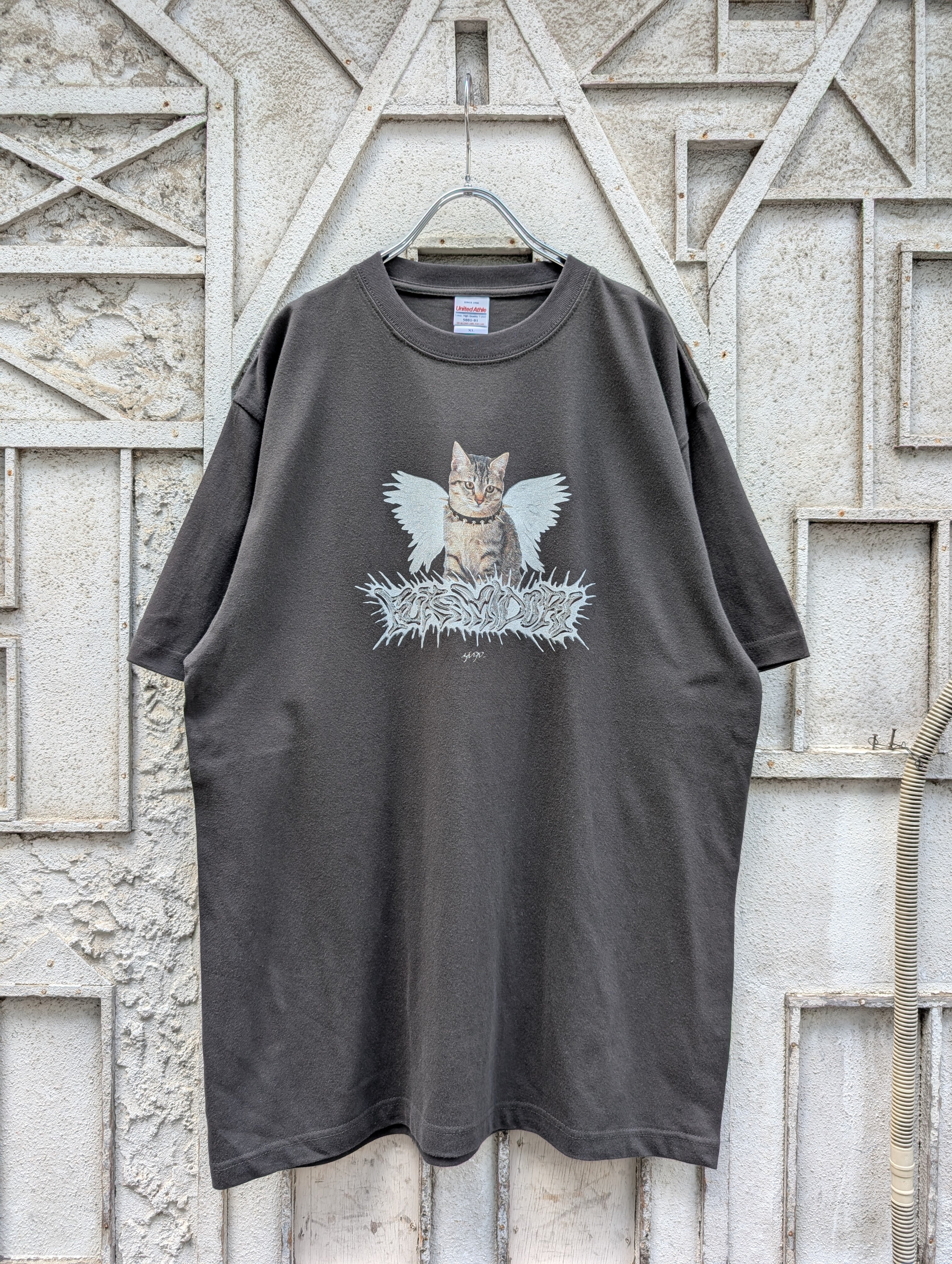 "YUGO.×深緑" fairy cat print tee / SUMI