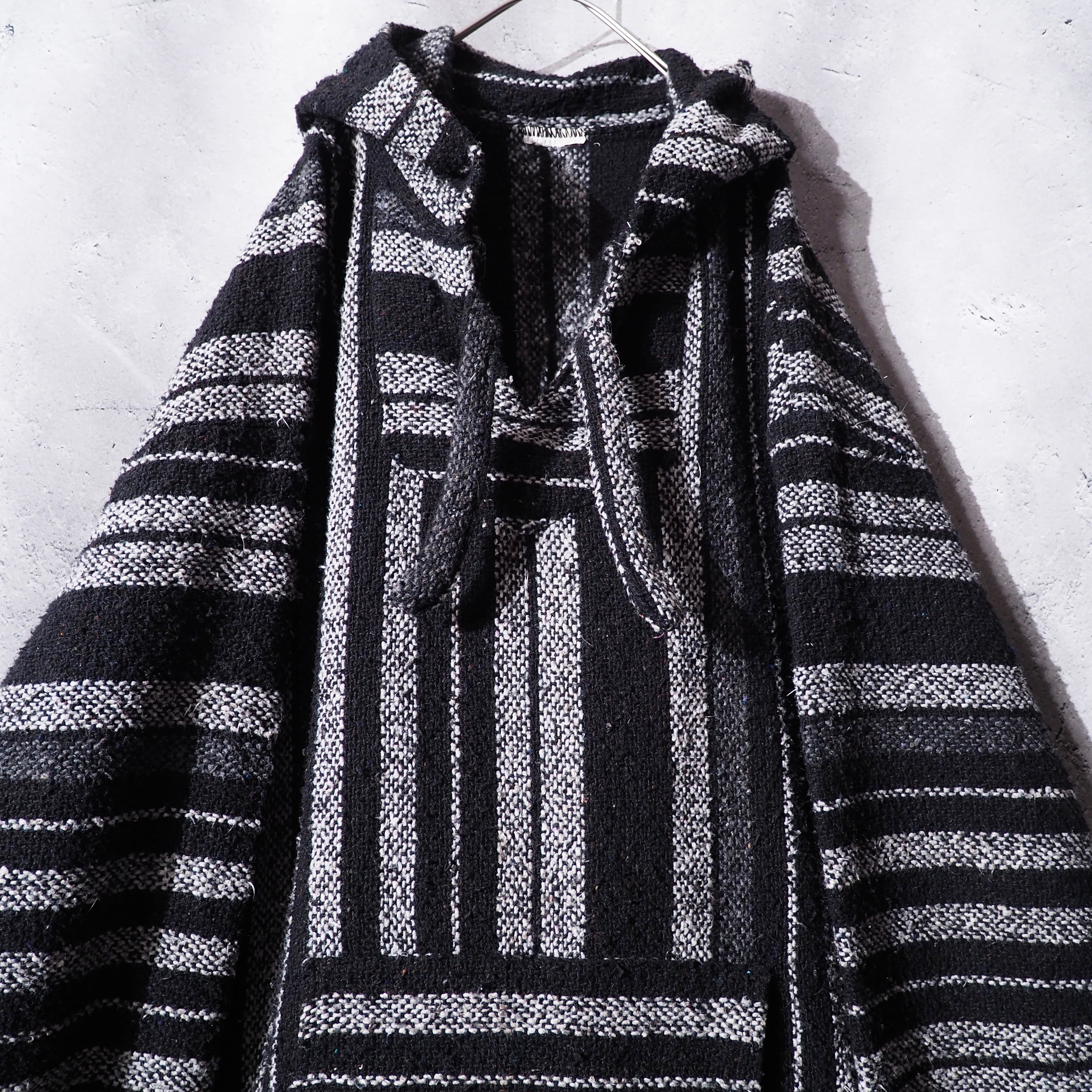 King over loose silhouette monotone line pattern vintage mekisikan Parker