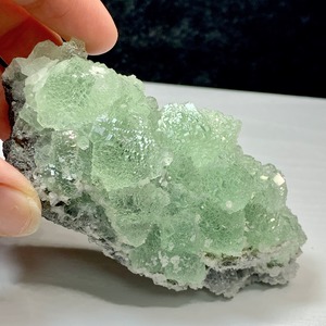 美☆結晶が美しく透明度が高いグリーンフローライト原石クラスター