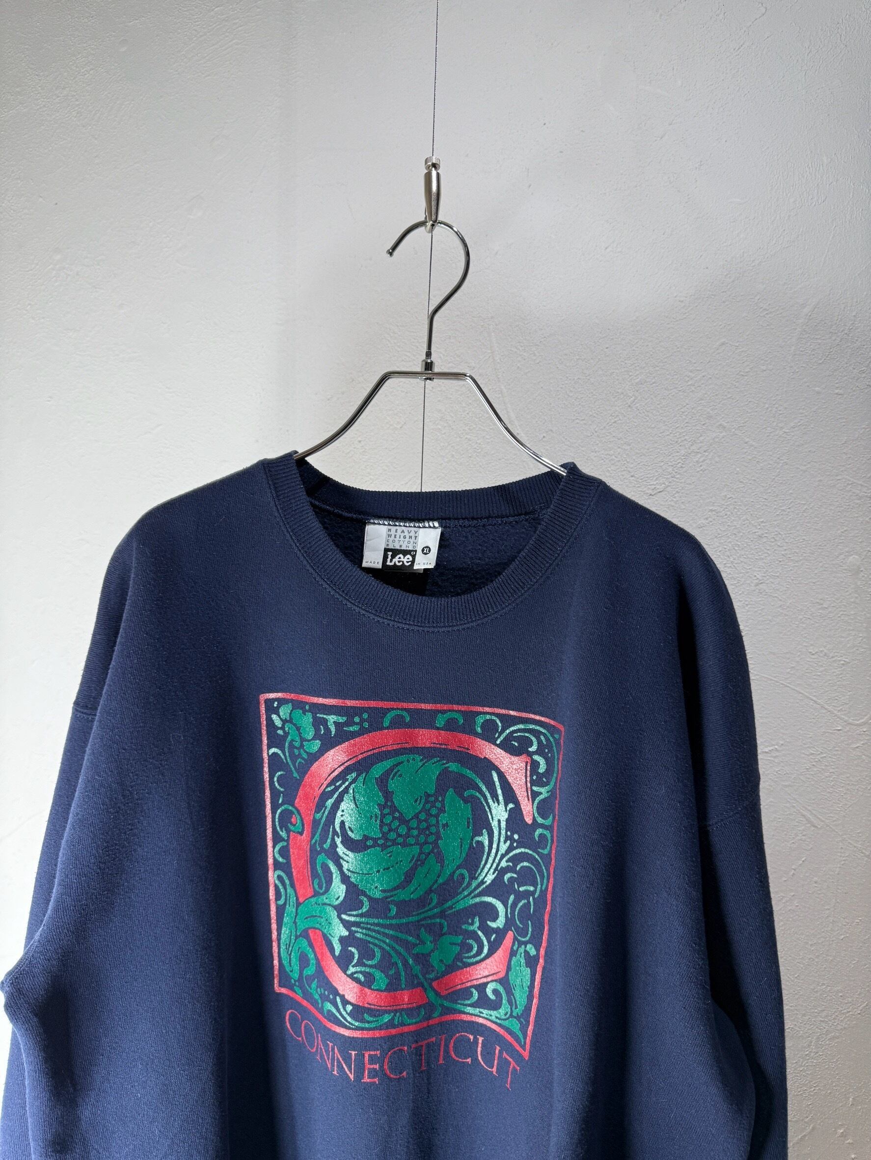 90’s USA Made “CONNECTICUT” Floral Graphic Sweatshirt