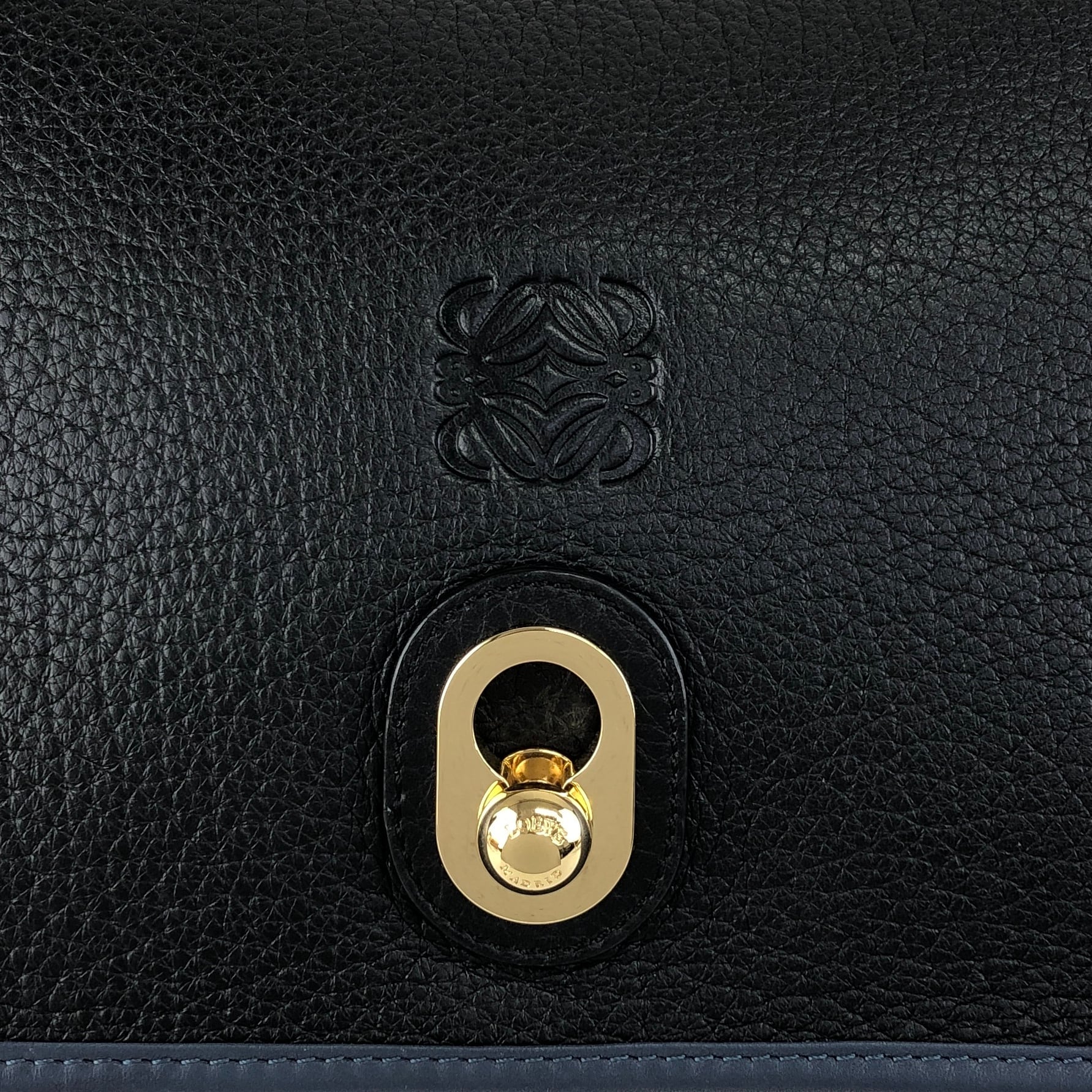 LOEWE ロエベ ショルダーバッグ ネイビー×ブラック アナグラム レザー
