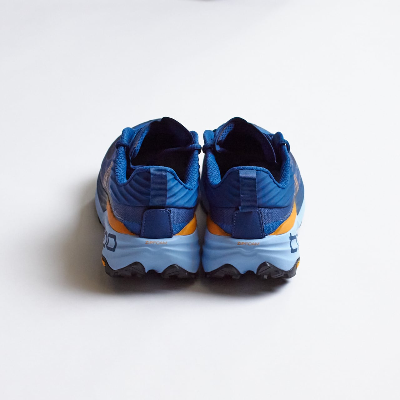 Topo Athletic（トポ アスレチック）VISTA （ビスタ） Navy/Orange