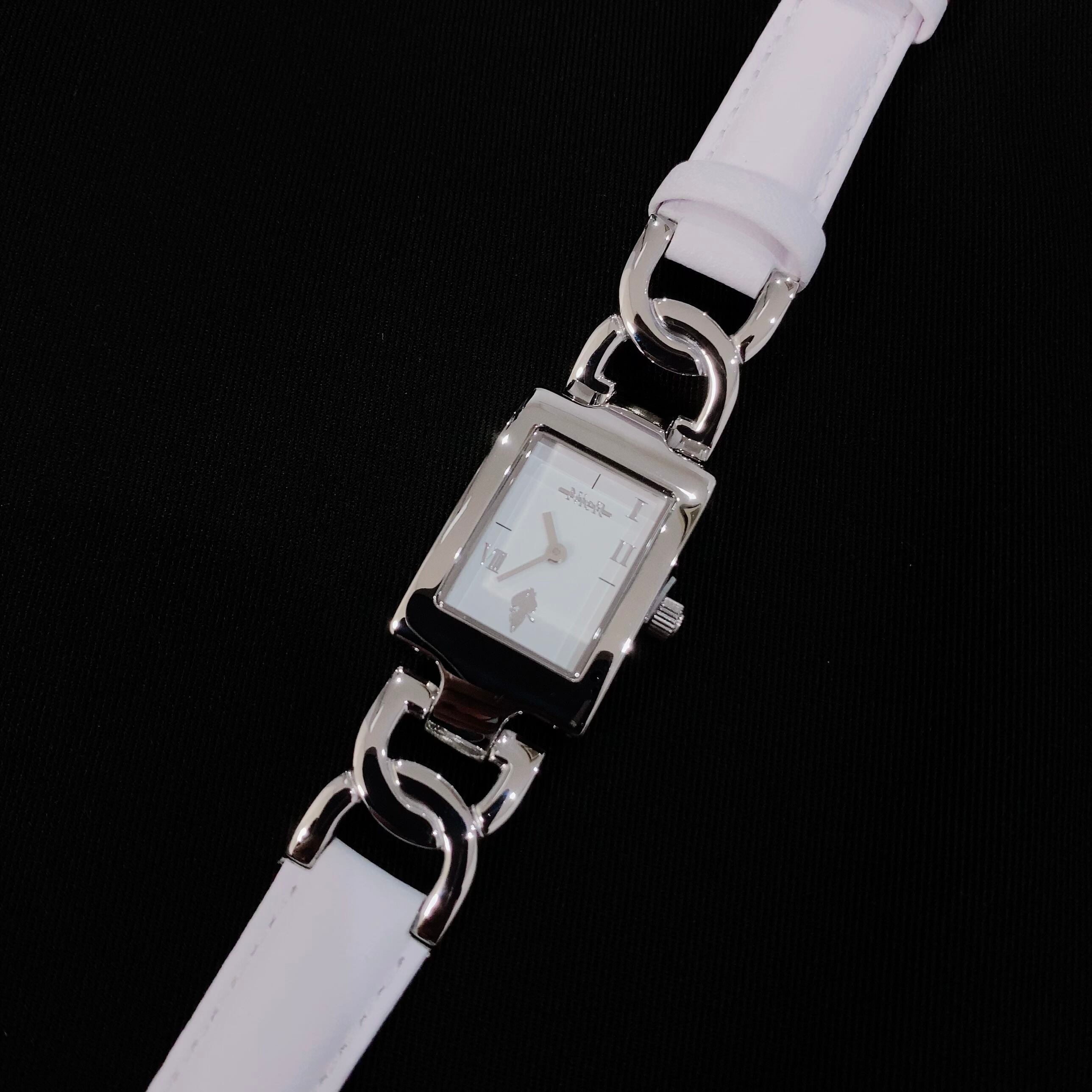 NieRLADIESSQUARE高品質腕時計【BLACKSILVER】