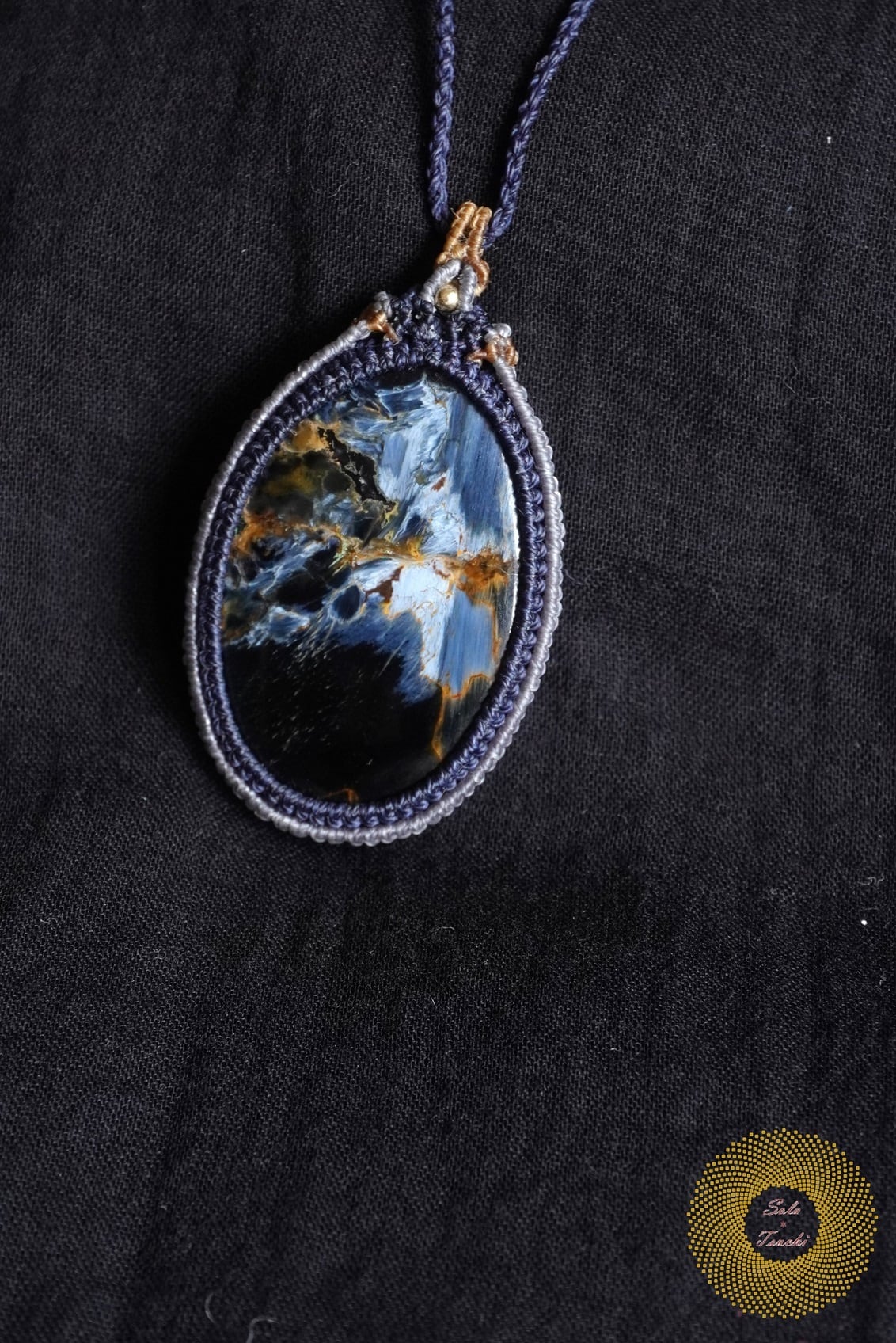 ワックスコード）ピーターサイトのマクラメ編みペンダント