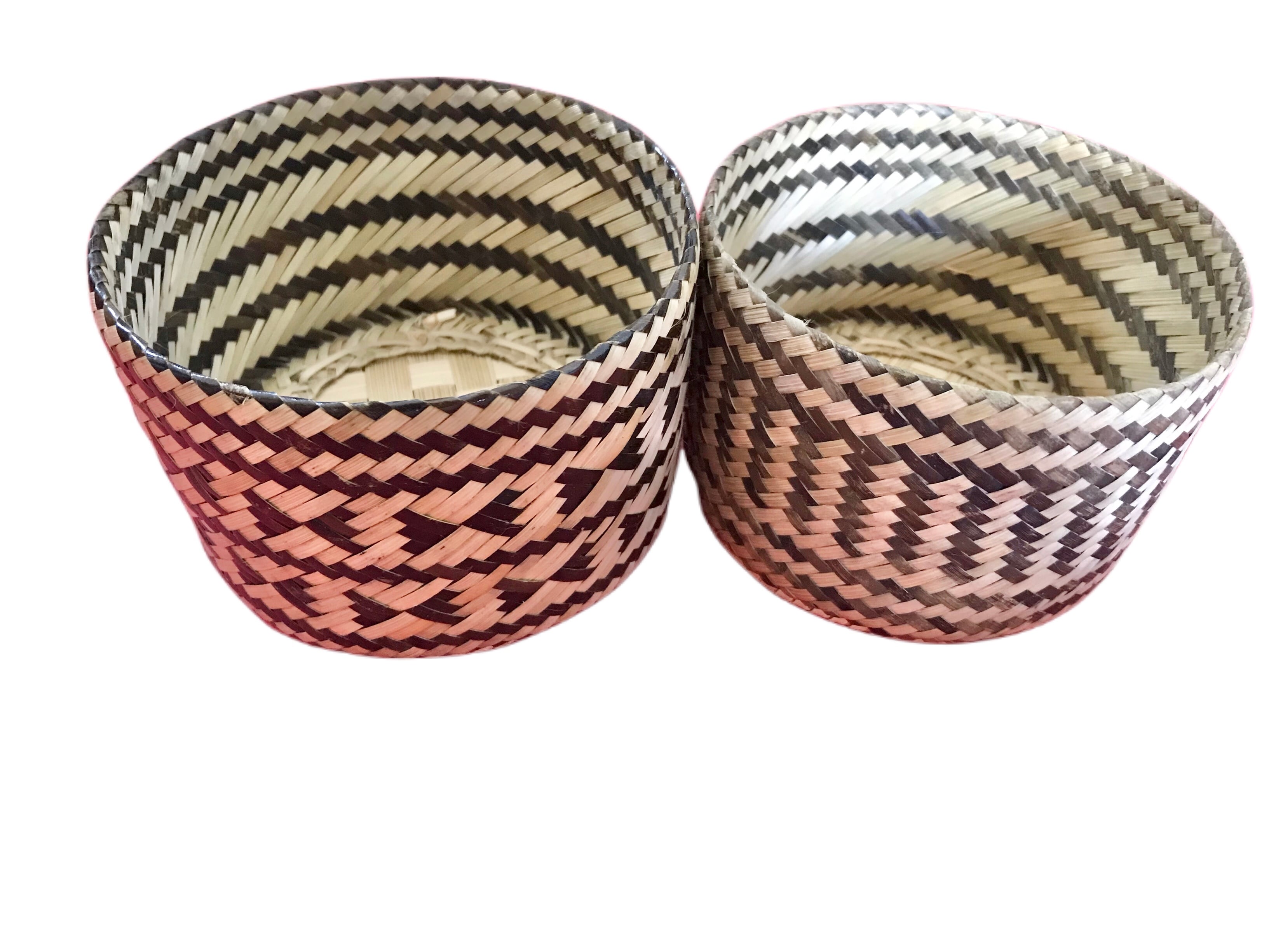 ティップカオ・おひつ・もち米入れ・丸型・蝶々柄・竹細工（ラオ族