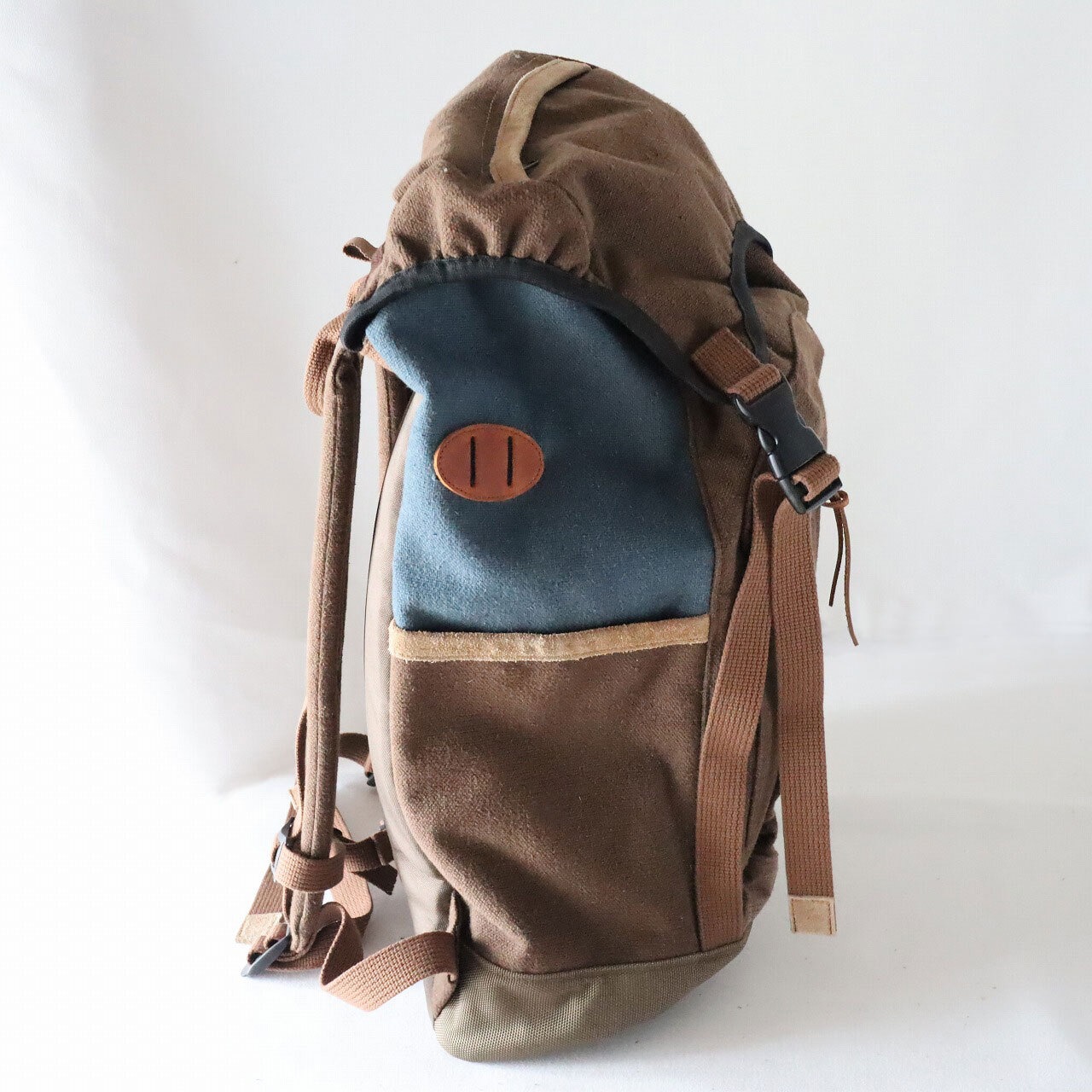 【Deadstock Item】バックパック / Top-flap Draw Backpack/ ブラウン&ネイビー×カーキブラウン・ボトム