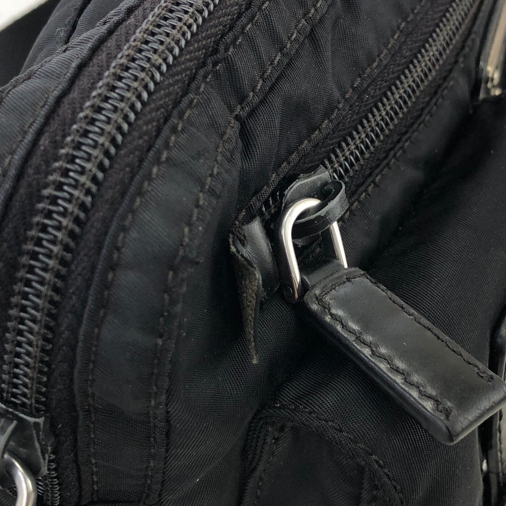 PRADA プラダ トライアングルロゴ ナイロン レザー ボディバッグ