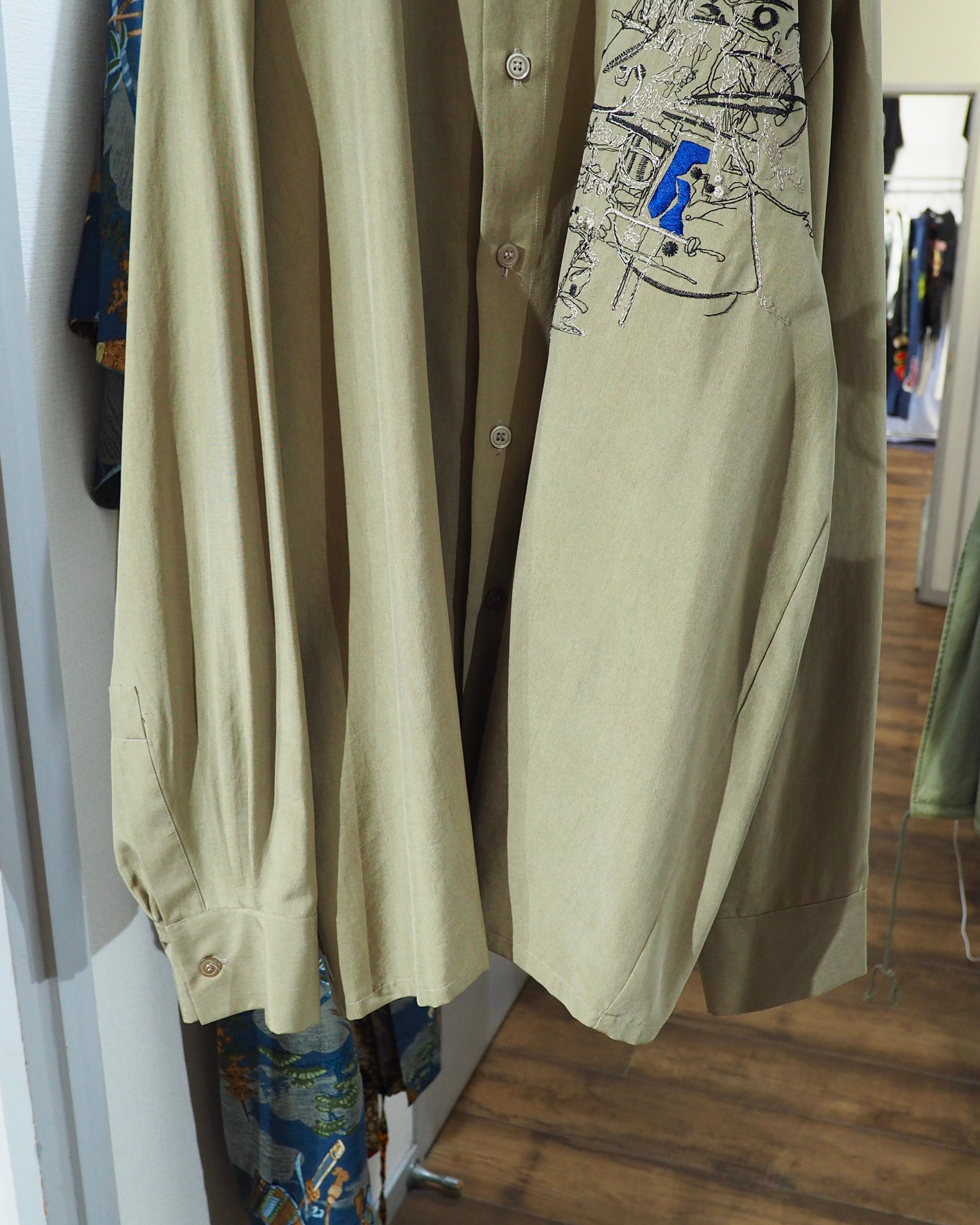 1980 - 90s " GOOUCH " Geometric Art Embroidery vintage Drape loose Silk shirt