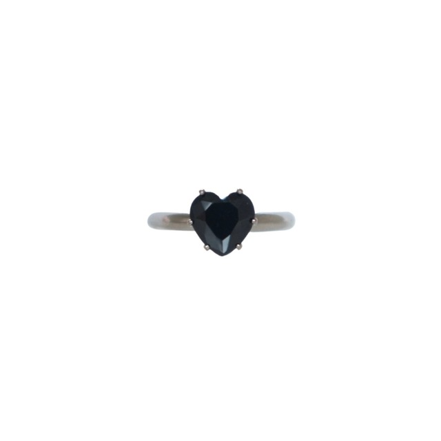 Heart jet black ring