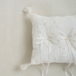 Wedding Ring pillow lyon lace（square）