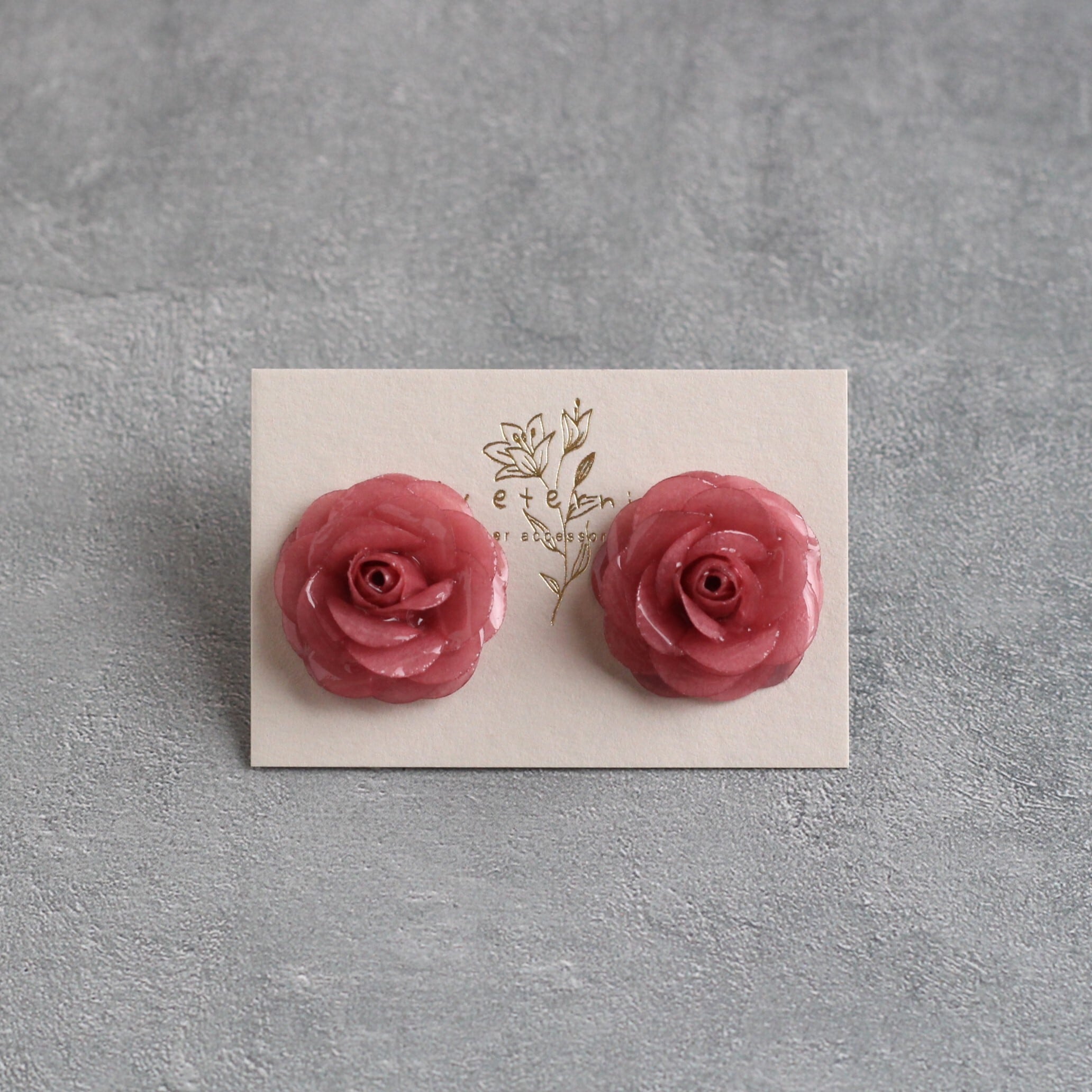 いちご型薔薇の転写ピアスイヤリング