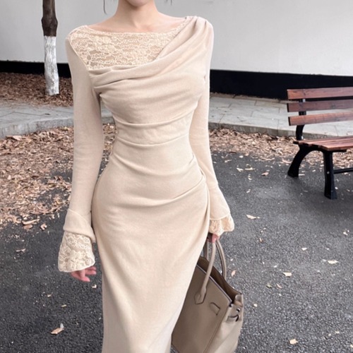 2色／レースディテールベルスリーブロングワンピ ・72769