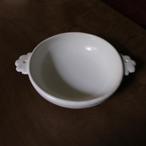 タナカシゲオ　白釉花形双耳小鉢